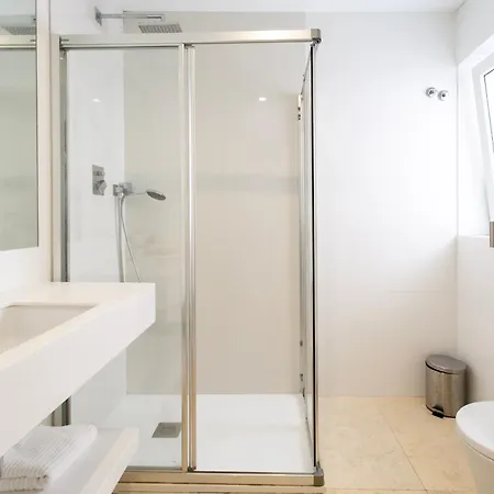 Prime Modern And Лиссабон